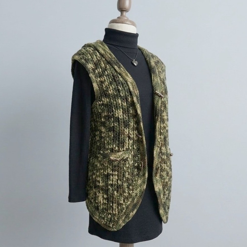 Handmade Camo Chunky Knit Toggle Vest Green Brown Sleeveless Cardigan Medium